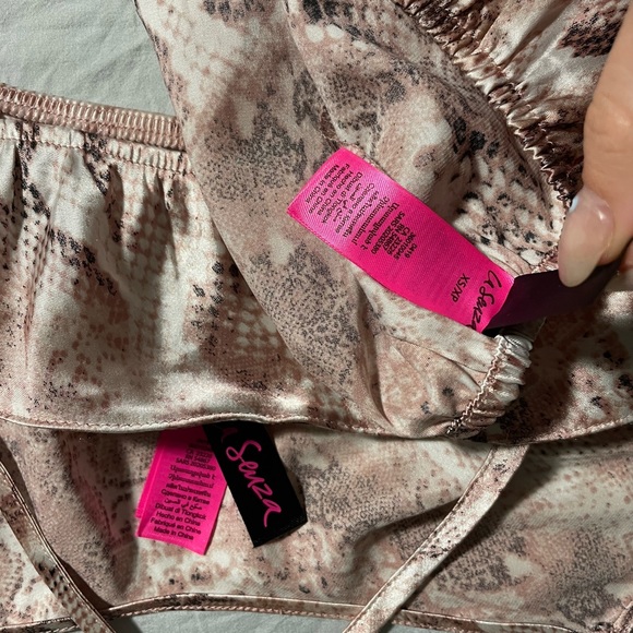 Used once snake print lounge wear - Picture 3 of 4